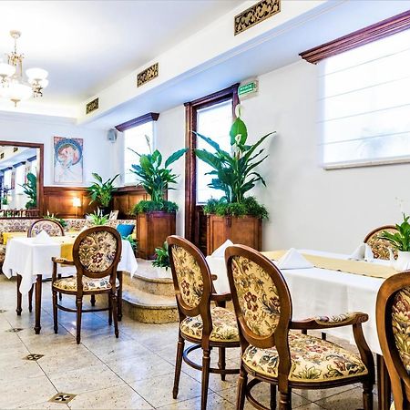 Hotel Pod Zlota Roza كيلتشي المظهر الخارجي الصورة