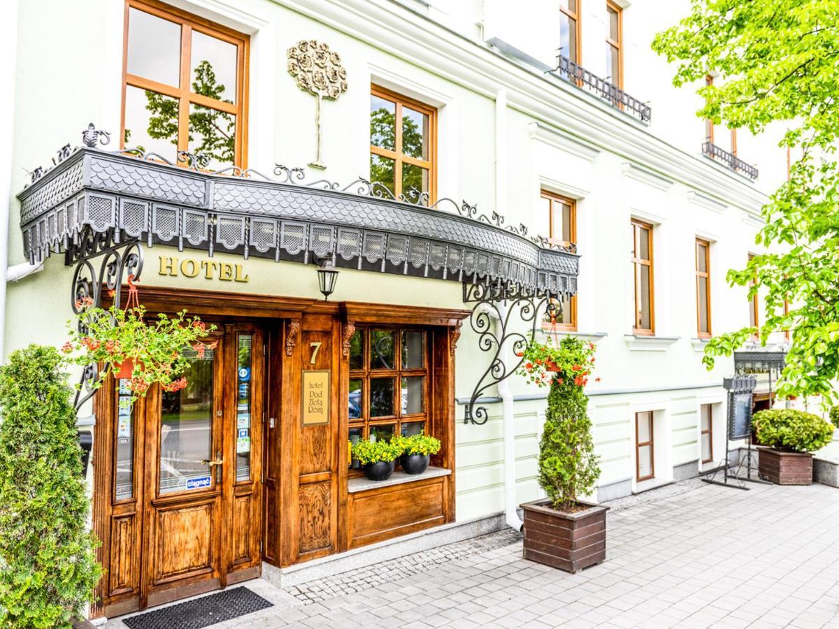Hotel Pod Zlota Roza كيلتشي المظهر الخارجي الصورة