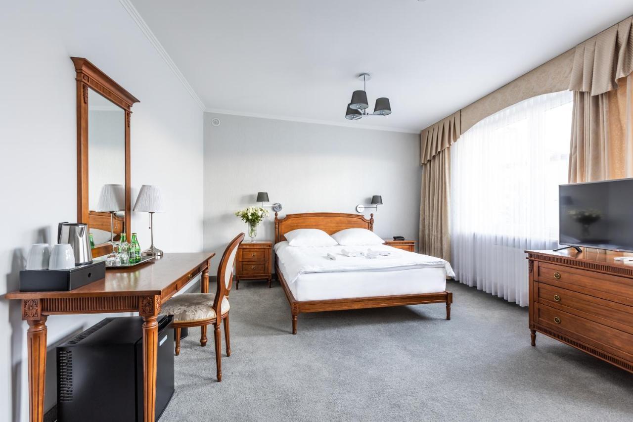 Hotel Pod Zlota Roza كيلتشي المظهر الخارجي الصورة