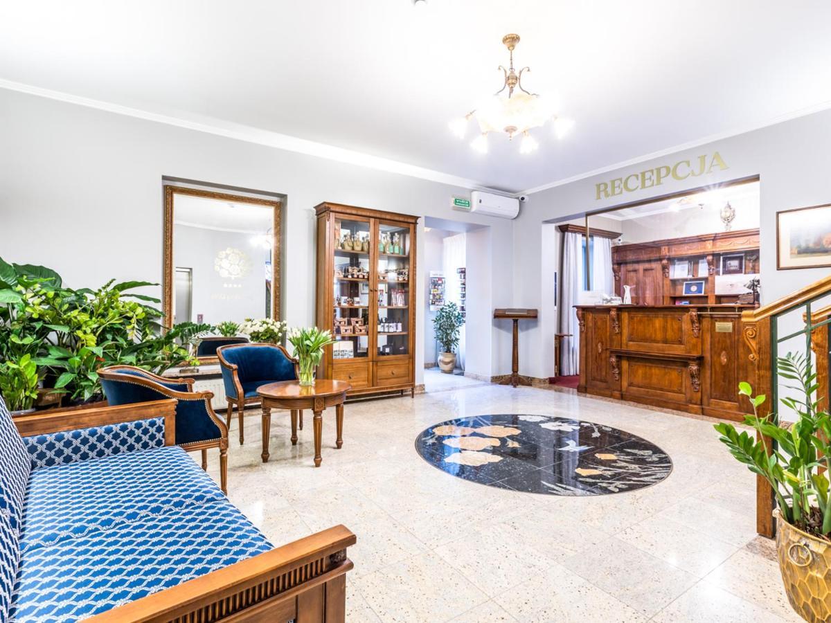 Hotel Pod Zlota Roza كيلتشي المظهر الخارجي الصورة