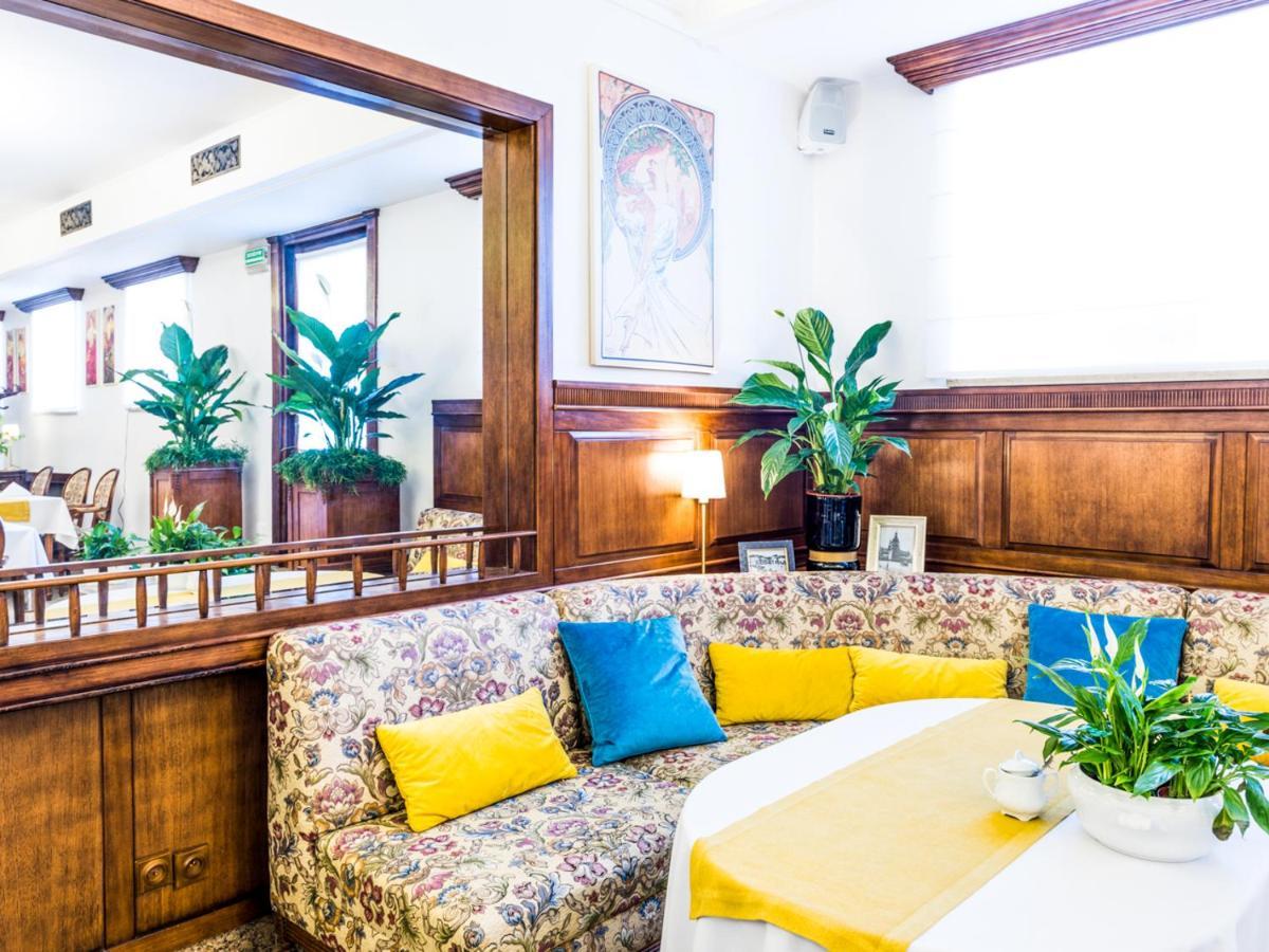 Hotel Pod Zlota Roza كيلتشي المظهر الخارجي الصورة
