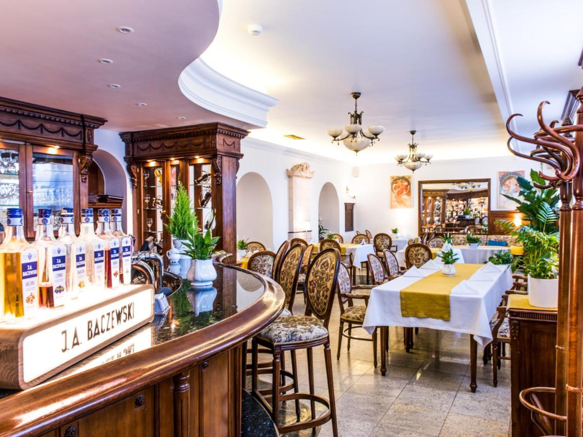 Hotel Pod Zlota Roza كيلتشي المظهر الخارجي الصورة