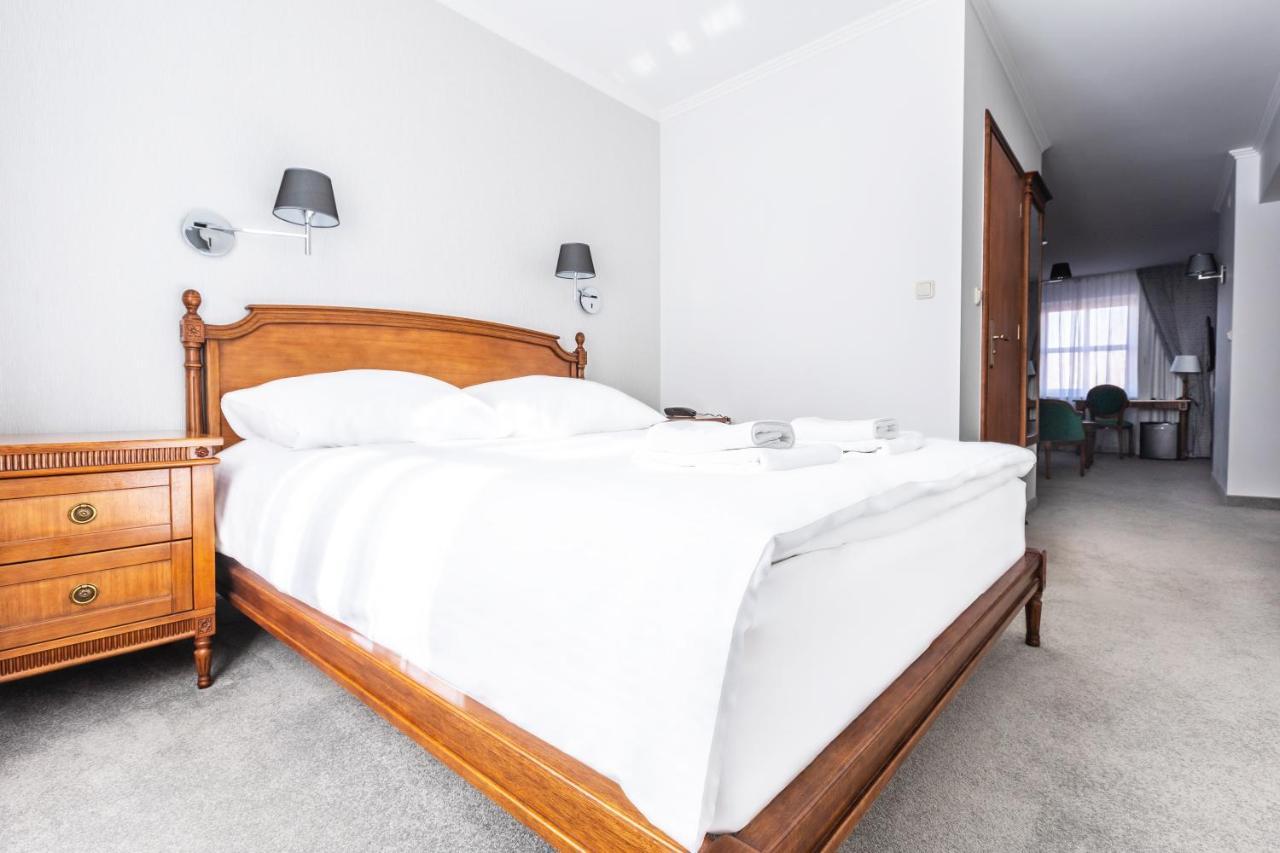 Hotel Pod Zlota Roza كيلتشي المظهر الخارجي الصورة